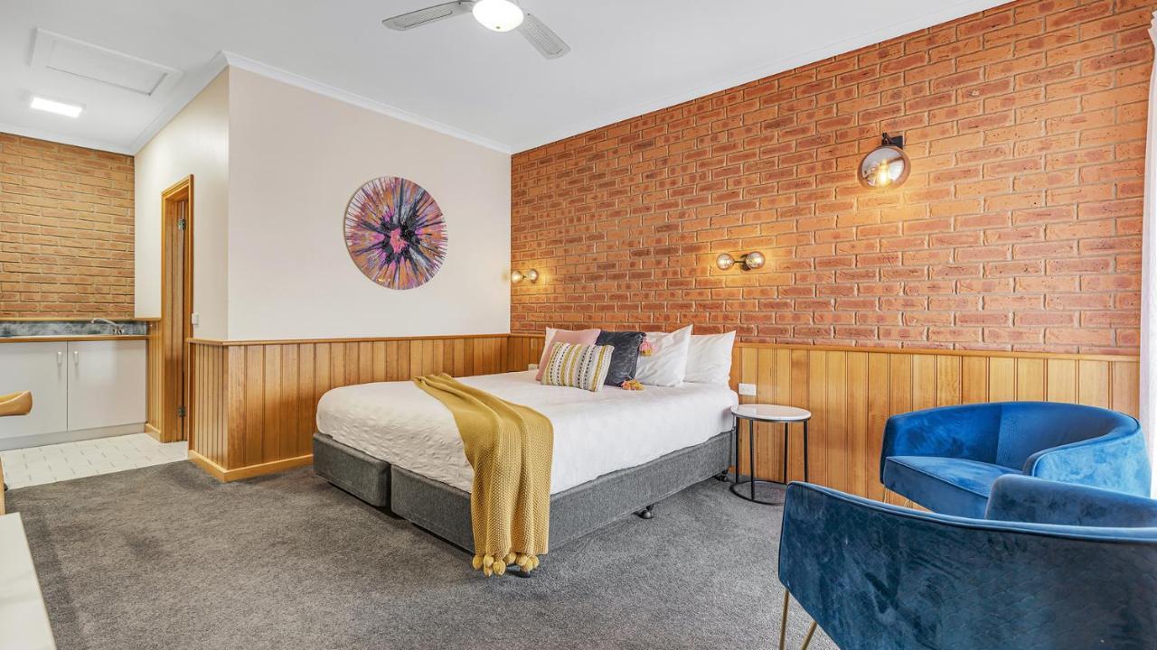 Golden River Motor Inn Moama Exterior photo
