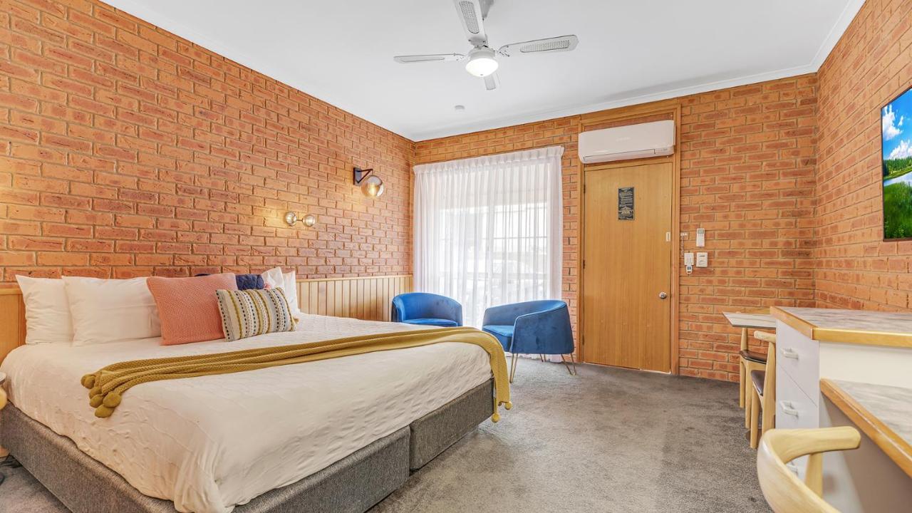 Golden River Motor Inn Moama Exterior photo