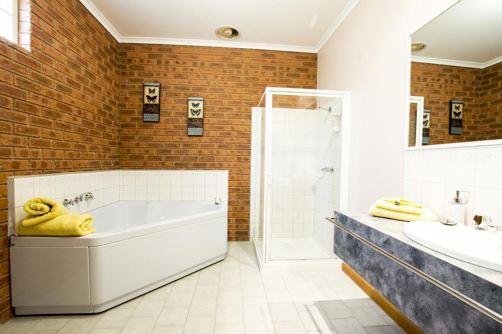Golden River Motor Inn Moama Exterior photo